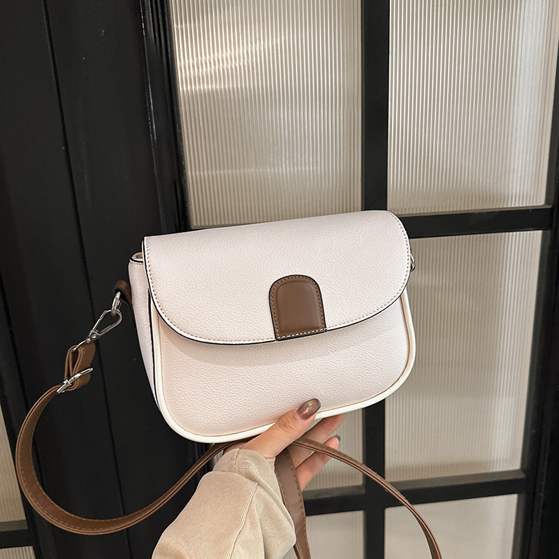 Elegantna PU sedlasta torbica za žene, jesensko 2025 izdanje, gradski jednostavan stil, mini crossbody s horizontalnim kvadratnim oblikom, otvor s poklopcem, unutarnja struktura: džep sa zipom i džep za telefon