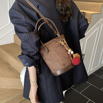 Velur bucket torba, gradski stil, velika kapaciteta, uspravni kvadratni oblik, zatvaranje zip zatvaračem