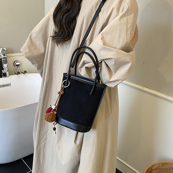 Velur bucket torba, gradski stil, velika kapaciteta, uspravni kvadratni oblik, zatvaranje zip zatvaračem
