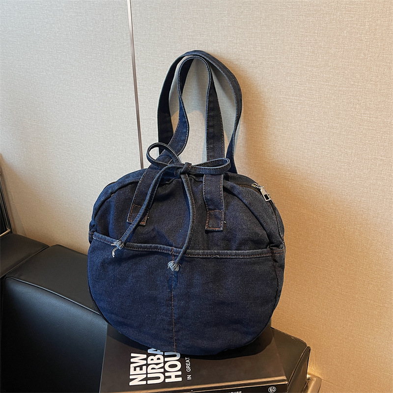 Denim tote torba sa zatvaračem, gradski jednostavan stil, vodoravni kvadratni oblik, unutarnji džepovi za laptop, telefon, ID i kameru, poliester podstava, proljeće 2025
