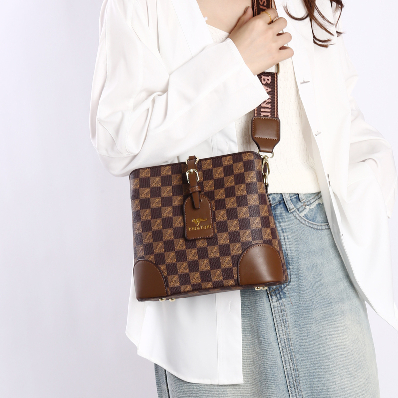 Ženska crossbody bucket torba — PU koža, zatvarač, unutarnja ID pretinac, oblik kante, jednoručni remen (Ljeto 2024, street trend)