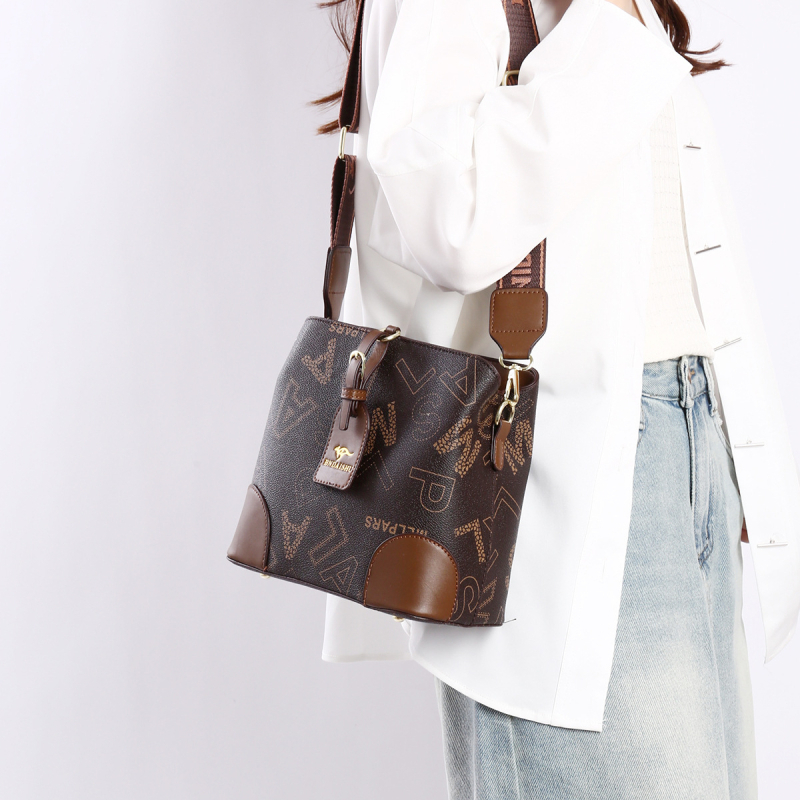 Ženska crossbody bucket torba — PU koža, zatvarač, unutarnja ID pretinac, oblik kante, jednoručni remen (Ljeto 2024, street trend)