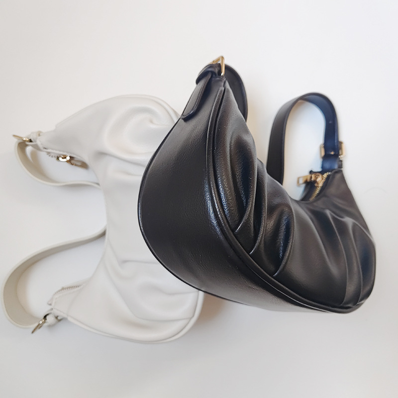 Ženska torba ispod pazuha u frnskom nišnom stilu, crossbody dumpling torba s naborima oblaka, PU, mala, proljeće 2024
