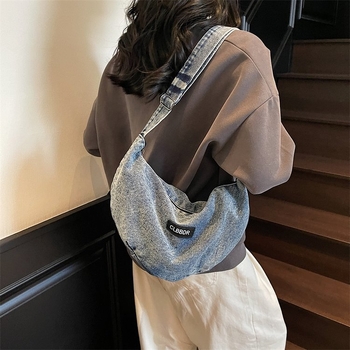 Ženska minimalistička crossbody torba od ispranog denima, mala veličina, model 2025
