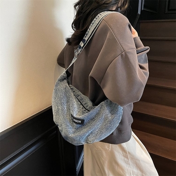 Ženska minimalistička crossbody torba od ispranog denima, mala veličina, model 2025