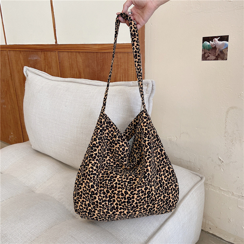 Bucket torba s leopard uzorkom, poliesterska bucket torba u Korejskog stila s magnetskim zatvaranjem, unutarnji džep sa zipom i džep za telefon