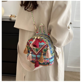 Ruksāks ar crossbody dizainu ceļojumiem, viegls (Ietilpība līdz 20 L; Der 8 collu klēpjdatoram; Materiāls: Special; Izliektas plecu siksnas)