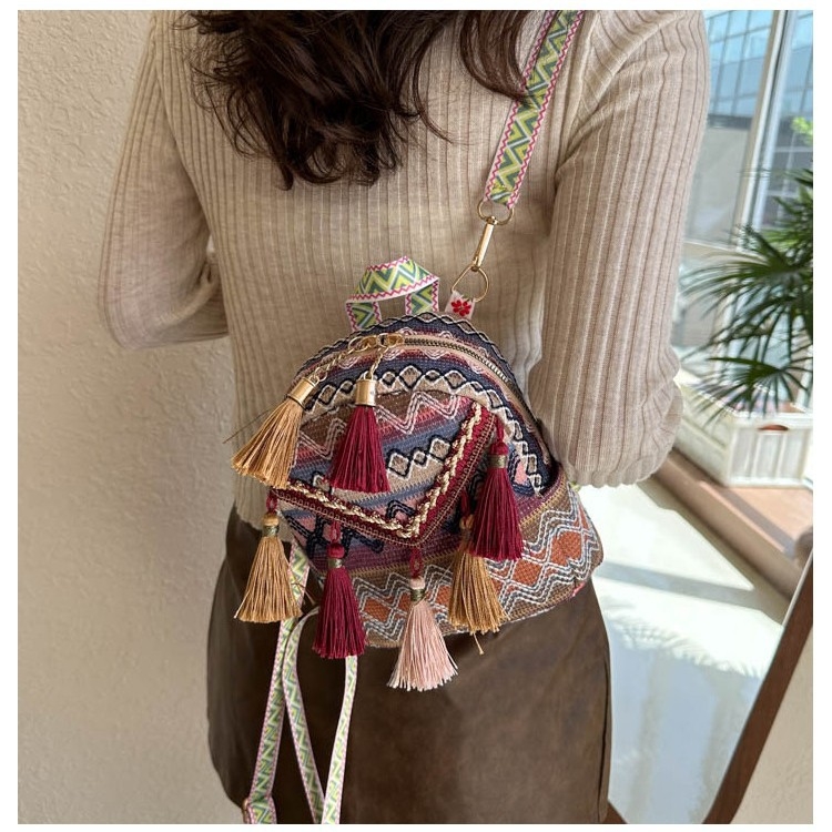 Ruksāks ar crossbody dizainu ceļojumiem, viegls (Ietilpība līdz 20 L; Der 8 collu klēpjdatoram; Materiāls: Special; Izliektas plecu siksnas)