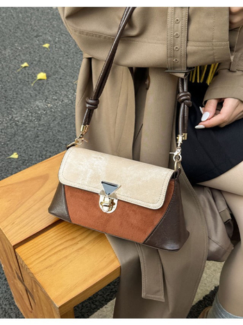 Ženska crossbody torba u gradskom minimalističkom stilu, PU koža, horizontalni kvadratni oblik, zaključavanje na ključ, unutarnja džep sa zipom, dvostruke naramenice
