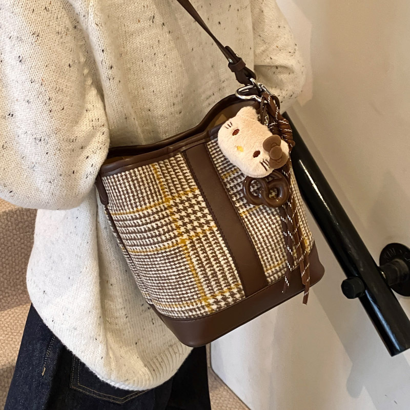Ženska Bucket Bag, Urbani Jednostavan Stil, PU Koža, Magnetno Zatvaranje, Poliester Podstava, Ljeto 2025