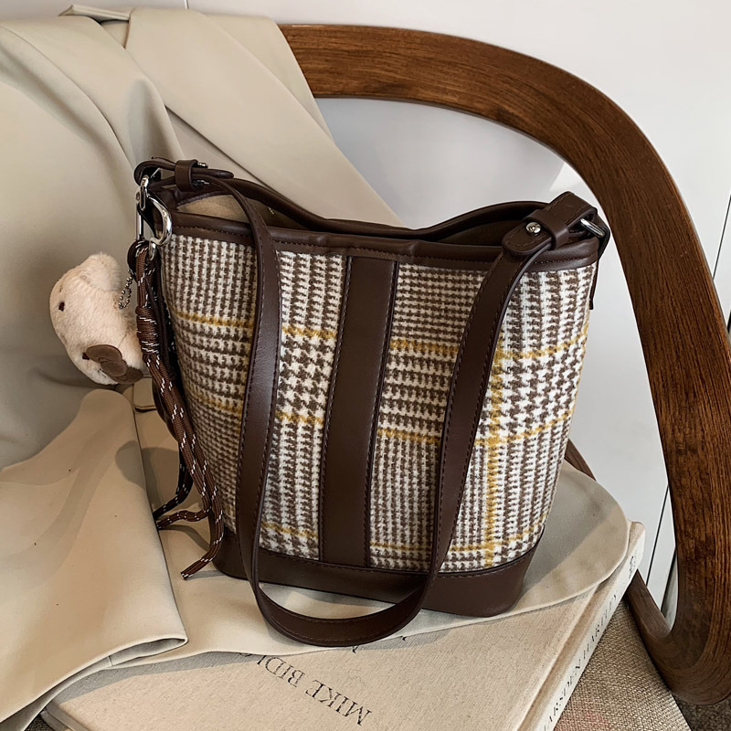 Ženska Bucket Bag, Urbani Jednostavan Stil, PU Koža, Magnetno Zatvaranje, Poliester Podstava, Ljeto 2025
