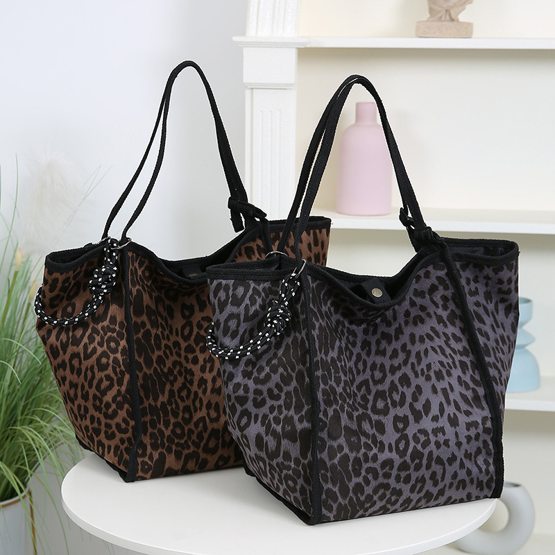 Torba preko ramena s leopard uzorkom, Oxford platno, stil putovanja za razonodu, magnetno zatvaranje, unutarnji laminirani džep sa zatvaračem