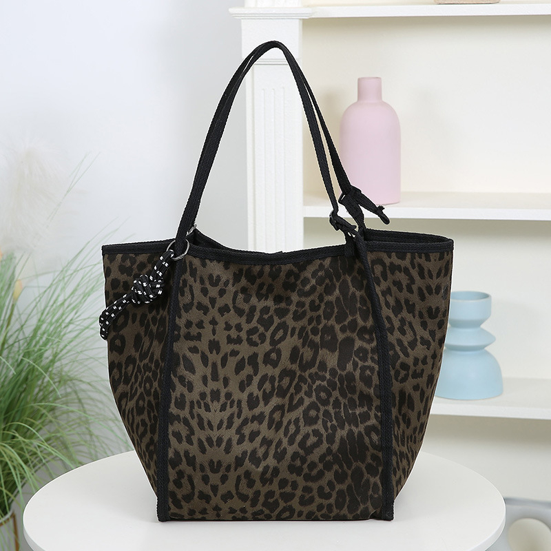 Torba preko ramena s leopard uzorkom, Oxford platno, stil putovanja za razonodu, magnetno zatvaranje, unutarnji laminirani džep sa zatvaračem
