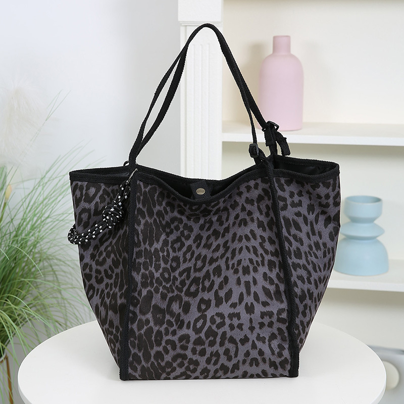 Torba preko ramena s leopard uzorkom, Oxford platno, stil putovanja za razonodu, magnetno zatvaranje, unutarnji laminirani džep sa zatvaračem