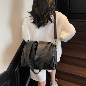 PU tote taška, mestský minimalistický štýl, zapínanie na zips, podšívka z polyesteru, vnútorná kapsa so zipsom, jeden ramenný popruh, každodenné použitie