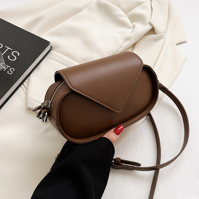 PU ženska mala kvadratna torba preko ramena sa zipom, horizontalni kvadratni oblik, podstava od poliestera