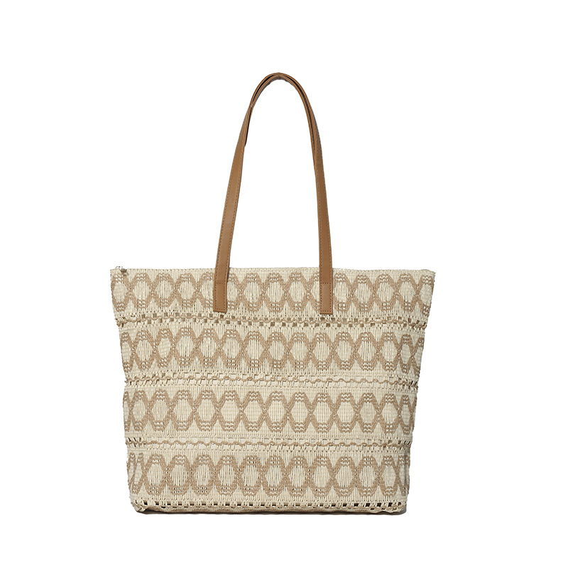 Torba za ramena od slame s prorezanim uzorkom, horizontalni kvadratni oblik, zatvaranje na zip, podstava od poliestera, dvostruke naramenice