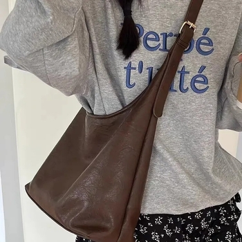 Crossbody torba od PU kože, podstava od sintetičke kože, magnetsko zatvaranje, džep za telefon, vodoravnog kvadratnog oblika
