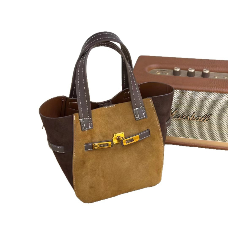Enchino bucket bag - PU koža, lančana naramenica, magnetsko zatvaranje, laminirani džep sa zatvaračem