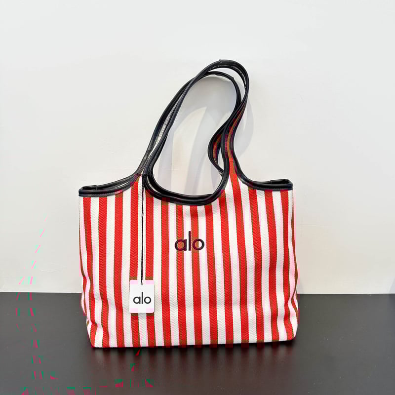 Ženska tote torba za putovanja, platnena tkanina, vertikalni kvadratni oblik, magnetno zatvaranje, unutarnja kapsa za telefon