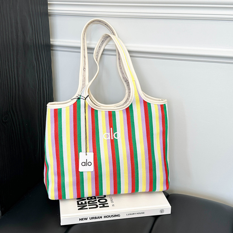 Ženska tote torba za putovanja, platnena tkanina, vertikalni kvadratni oblik, magnetno zatvaranje, unutarnja kapsa za telefon