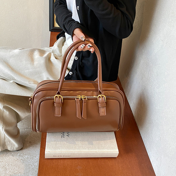 Geantă de umăr din PU, capacitate mare, stil urban simplu, formă orizontală pătrată, fermoar, buzunare interne pentru telefon și buletin, curea cu o singură curea