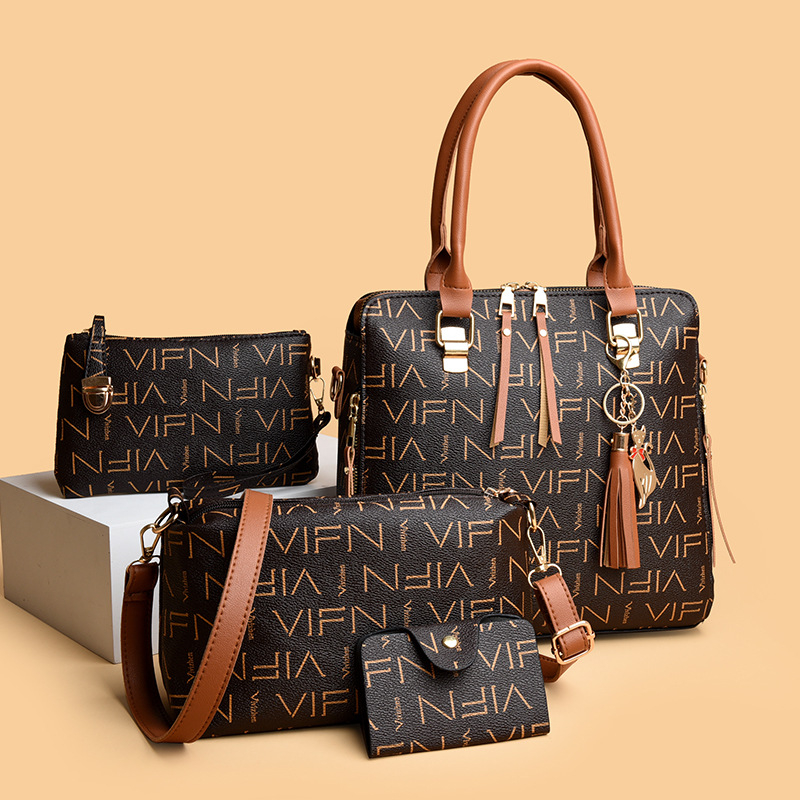 Geantă de umăr pentru femei, stil street; material PU; formă orizontală pătrată; închidere cu fermoar; buzunare interne pentru telefon și ID