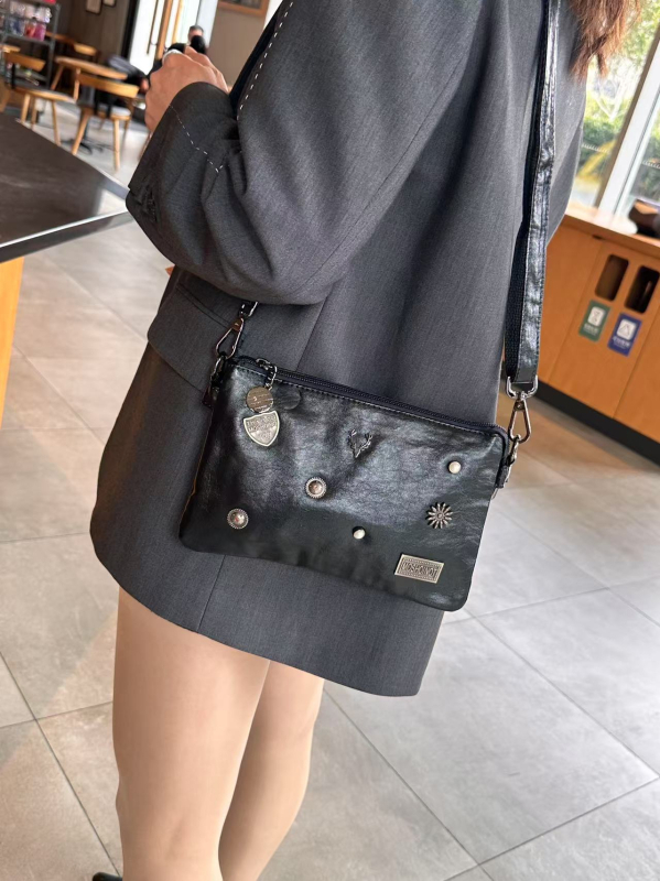 Ženska torba na rame od meke PU kože, tri pretinca i više džepova, dvostruki remen, proljetno-ljetna moda