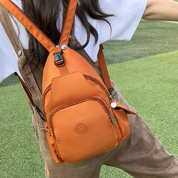 Rucsac din nylon în stil street cu capac, geantă crossbody din formă de dumpling, închidere cu fermoar, căptușeală poliester, buzunar pentru telefon