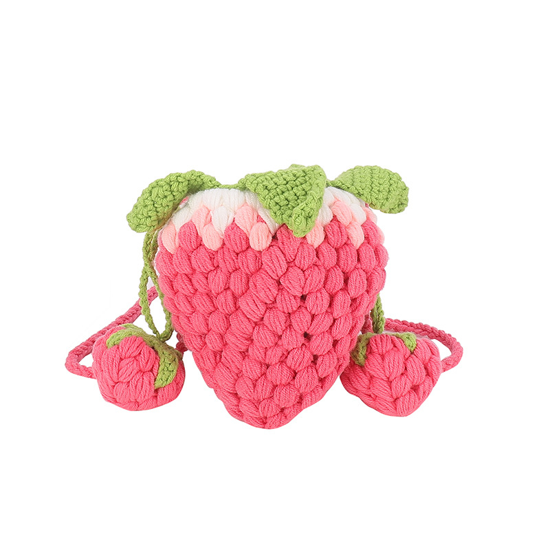Vunena kukičana torba u obliku jagode, crossbody, s pamuk podstavom (Materijal: Vuna; Stil: Kukičana crossbody; Podstava: Pamuk; Otvaranje: Otvoreno; Remen: Jedan)