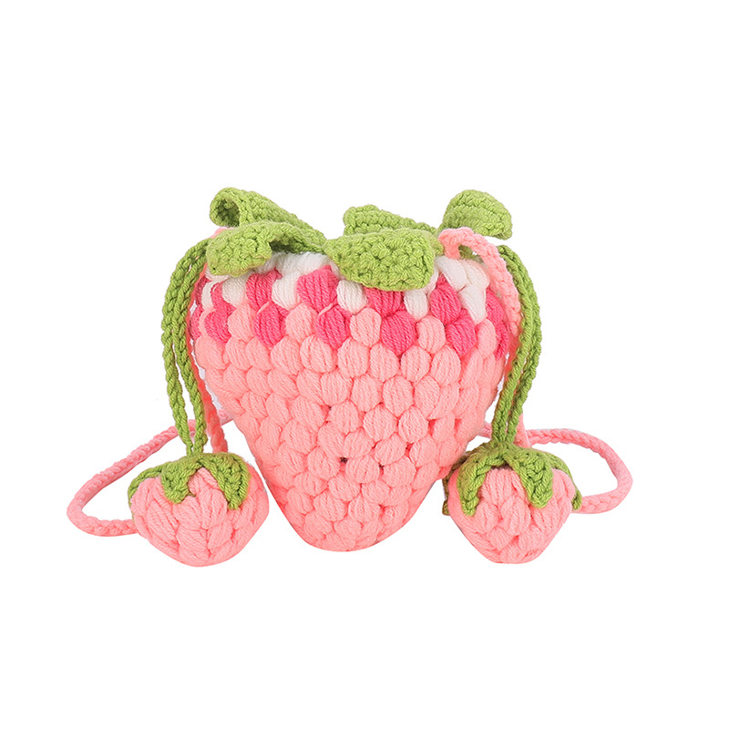 Vunena kukičana torba u obliku jagode, crossbody, s pamuk podstavom (Materijal: Vuna; Stil: Kukičana crossbody; Podstava: Pamuk; Otvaranje: Otvoreno; Remen: Jedan)