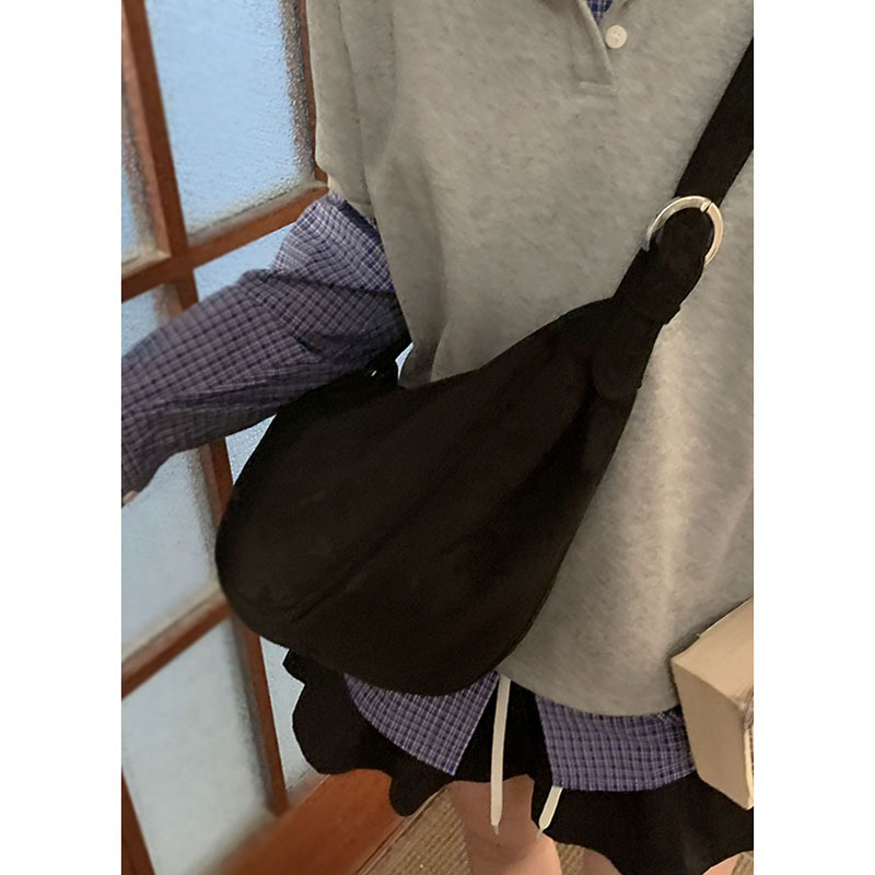 Ženska suede crossbody torbica, dumpling oblik, gradski minimalistički stil, zatvaranje na zip, poliester podstava
