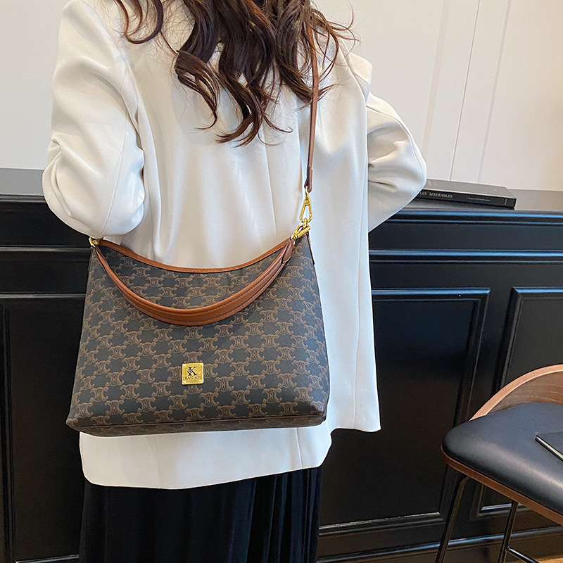 Geantă de subraț din PU, formă orizontal pătrată, închidere cu fermoar, buzunar ascuns cu fermoar și buzunar pentru telefon