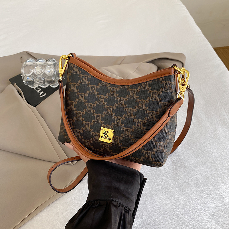 Geantă de subraț din PU, formă orizontal pătrată, închidere cu fermoar, buzunar ascuns cu fermoar și buzunar pentru telefon