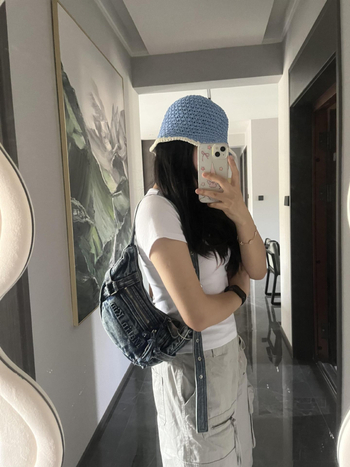 Geantă de umăr din denim Matin Kim pentru femei, formă dumpling, fermoar, buzunar intern cu fermoar, căptușeală din poliester