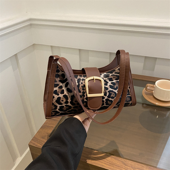 Geantă de umăr din PU, stil street-trend, formă orizontală pătrată 3D, fermoar, buzunar pentru telefon