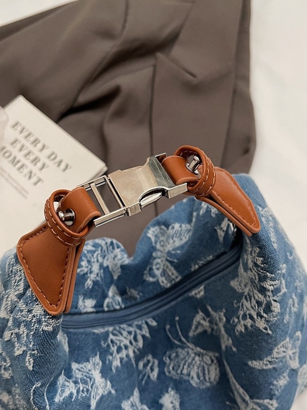 Női denim kézitáska hímzett pillangóval, utcai stílus, válltáska dumpling alakban, cipzáras zárás, belső poliészter