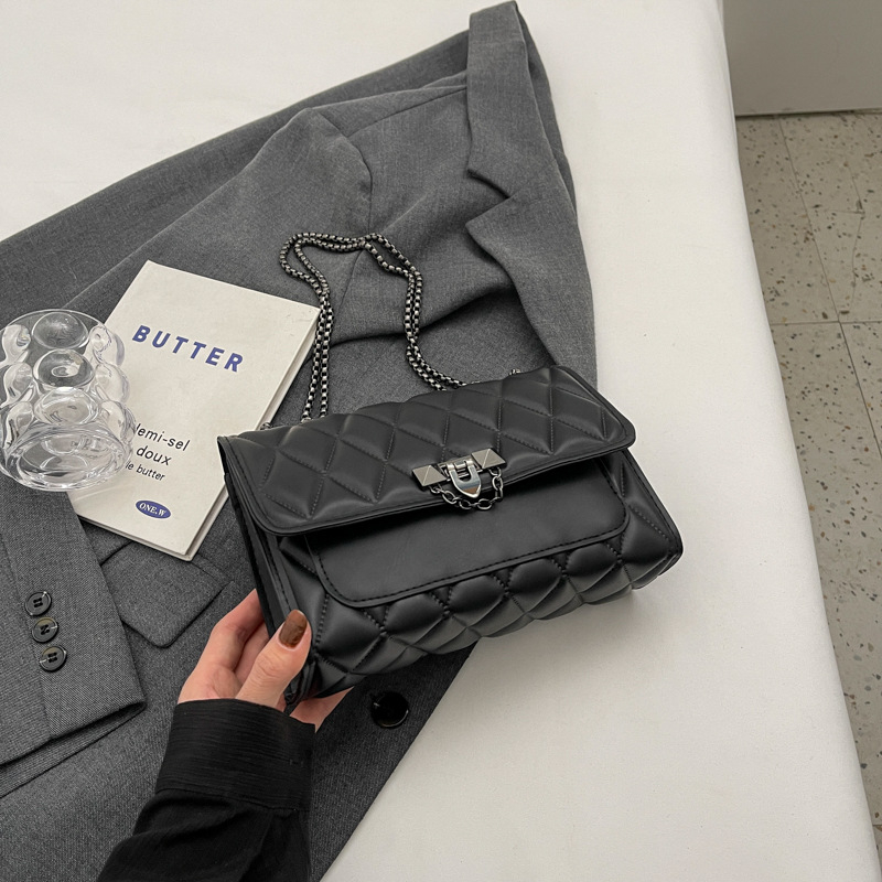 Crossbody torbica s dijamantnim lancem, mala kvadratna forma, PU denim, gradski stil, proljeće 2024, zatvaranje lokotom, podstava od sintetičke kože, unutarnja džep