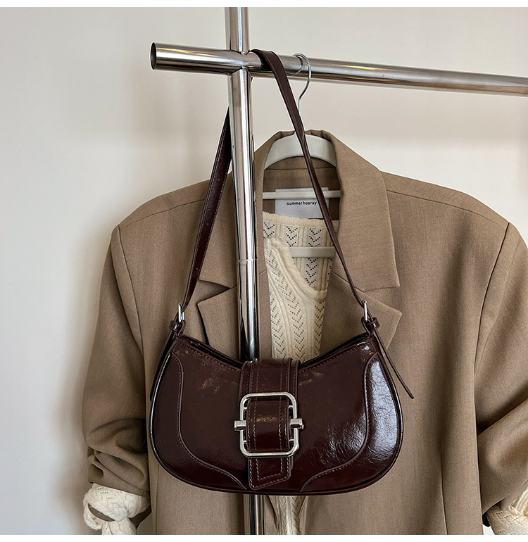 PU kožna crossbody torba, uličnog trenda stil, oblik dumpling, zatvaranje na zip, unutarnji džepovi za telefon i ID, zima 2024