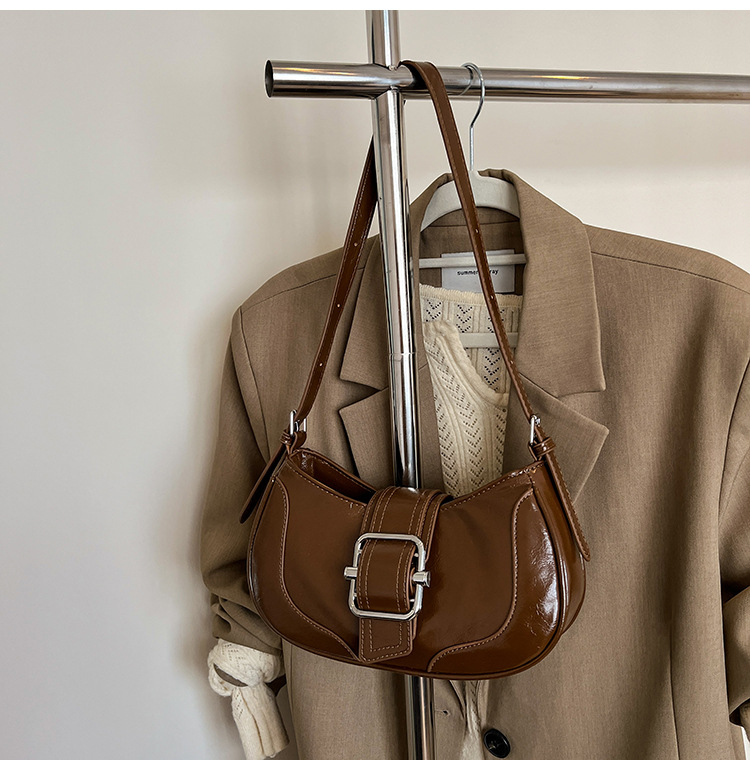 PU kožna crossbody torba, uličnog trenda stil, oblik dumpling, zatvaranje na zip, unutarnji džepovi za telefon i ID, zima 2024