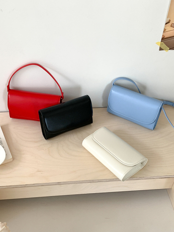 Mala kvadratna crossbody torba — PU materijal, gradski minimalistički stil, horizontalni kvadratni oblik, unutarnja pretinica sa zipom i ID pretinica, Ljeto 2025