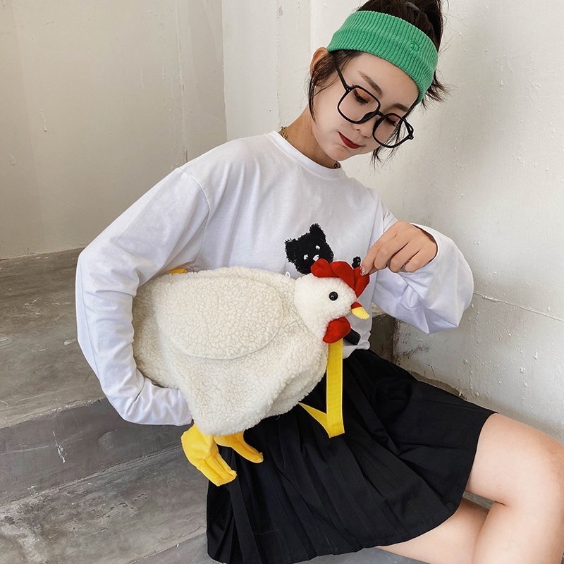 Válltáska plüss kakas motívummal, gyapjú anyag, idegen alakú forma, cipzáras záródás, belső cipzáras zseb