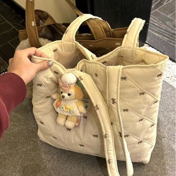 Tote táska városi egyszerű stílusban, poliészter, mágneszáras záródás, vízszintes négyszög alakú, dupla vállpánt