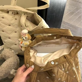 Tote táska városi egyszerű stílusban, poliészter, mágneszáras záródás, vízszintes négyszög alakú, dupla vállpánt