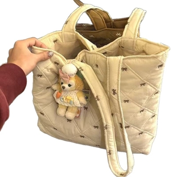 Tote táska városi egyszerű stílusban, poliészter, mágneszáras záródás, vízszintes négyszög alakú, dupla vállpánt