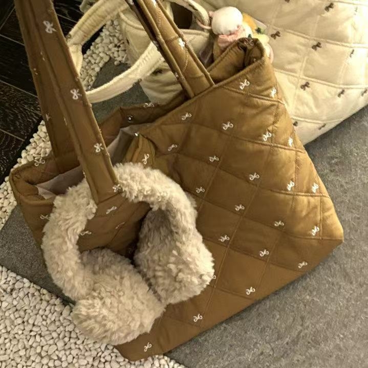 Tote táska városi egyszerű stílusban, poliészter, mágneszáras záródás, vízszintes négyszög alakú, dupla vállpánt