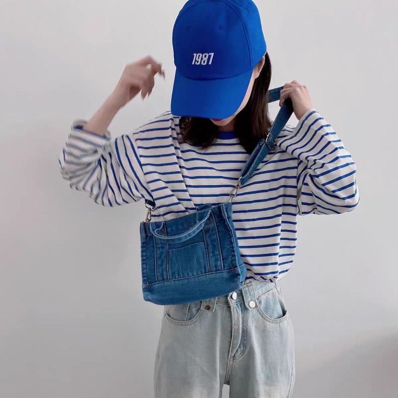 Denim négyszögletes doboztáska cipzárral, nejlon bélés, belső zseb a telefon számára