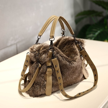 Pliš Crossbody torba za žene — svjež i sladak stil, gradska torba, zatvarač, unutarnja struktura: džep za ID, džep za prijenosno računalo, džep za kameru