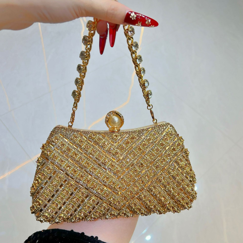 Чанта за ръка с кристални украси, полиестерен материал, кофообразна форма, верижна презрамка, закопчаване с катарама