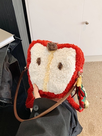 Női plüss táska alma motívummal – friss és édes stílus (plüss anyag, ovális forma, cipzár, belső ID rekesz)